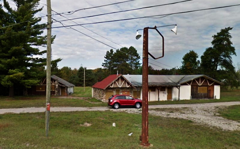 Atlanta Gas Station and Cabins - Street View 2015 (newer photo)